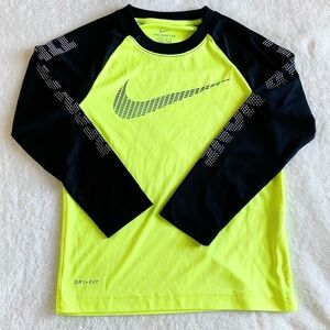 NIKE Boys Yellow Black Long Sleeve Dri Fit Swoosh T-Shirt sz 6